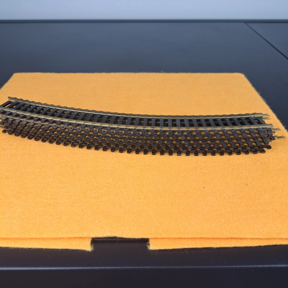 Tyco #15685 curve 18" (lot of 6) made in Austria (preowned) - Image 2 of 4