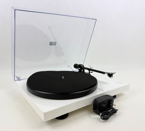 Pro-Ject Debut Carbon EVO Turntable with Sumiko Rainier Cartridge
