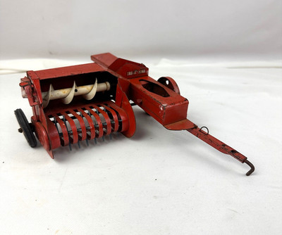 Vintage 1960's Tru Scale Red IH Farmall Square Hay Baler 1/16 Farm Toy
