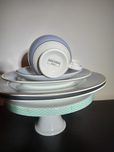 Royal Doulton Bruce Oldfield Bone China Blue & Gold Dinner Set – 4 Place Setting - Picture 10 of 10
