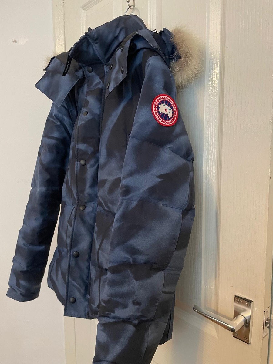 Canada Goose Wyndham Abstract Blue Camo Small 🔵 UK