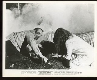 CHILDREN SHOULDN'T PLAY with DEAD THINGS Original 1972 8 x 10 Still ZOMBIES vv