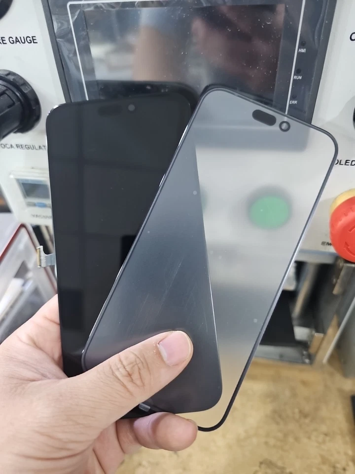 Apple iPad Air 13-inch M2 2024 Cracked Glass Digitizer Screen Repair Service - Image 4 of 4