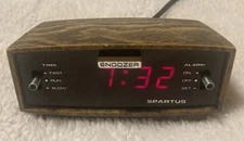 Vintage Spartus 1979 Woodgrain Digital Alarm Clock  Model 21-3011-190 TESTED!