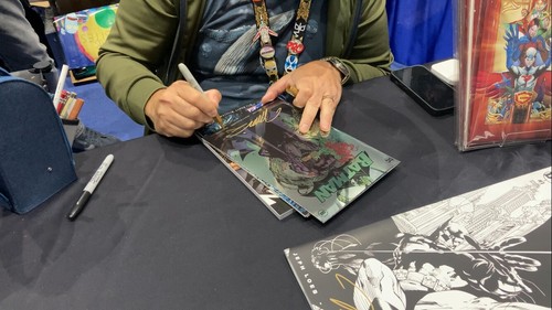 **SIGNIERT** x3 Jim Lee Williams Sinclair Batman #609 SDCC 2024 FOIL Variant LE500 - Bild 9 von 10