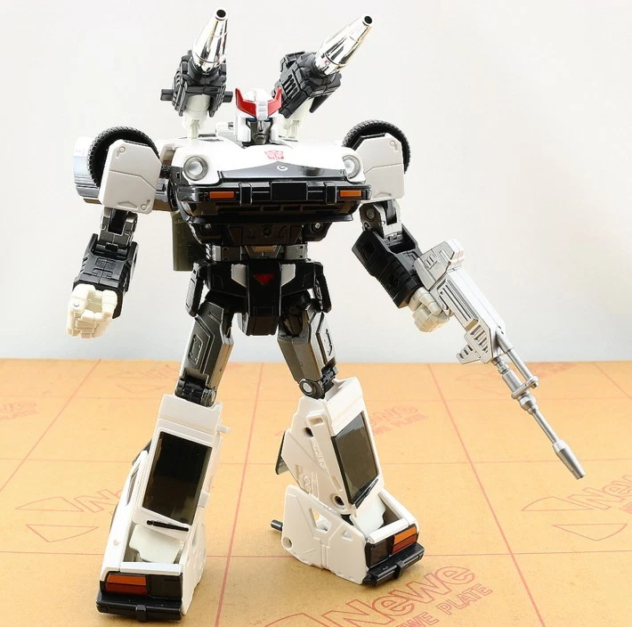 Transformers Masterpiece MP17 Autobots Prowl Action Figure Toy New in Box - Image 3 of 4