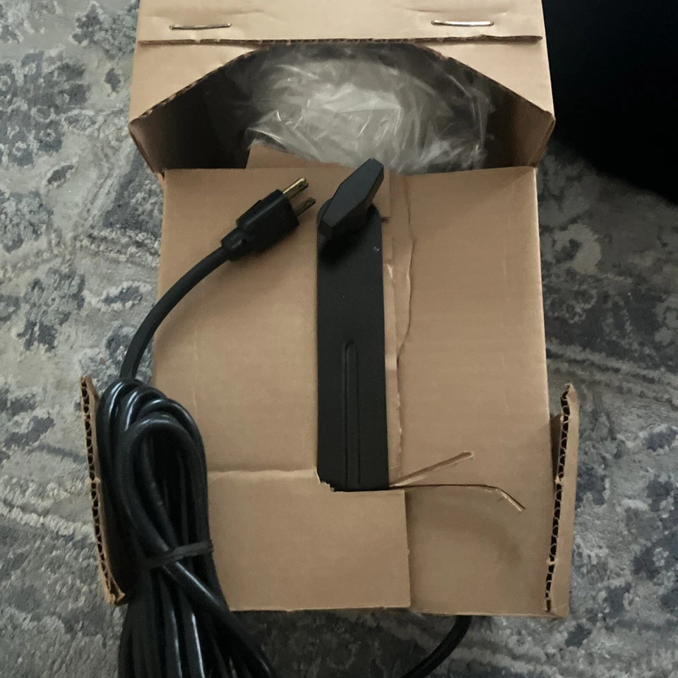 5” Diameter Reflector Flood Light  - Image 3 of 3