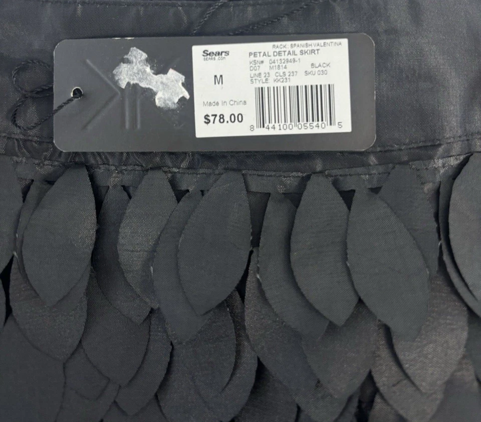 Kardashian Kollection 女式黑色花瓣细节裙新款侧拉链中号 — 第 3/4 张图片