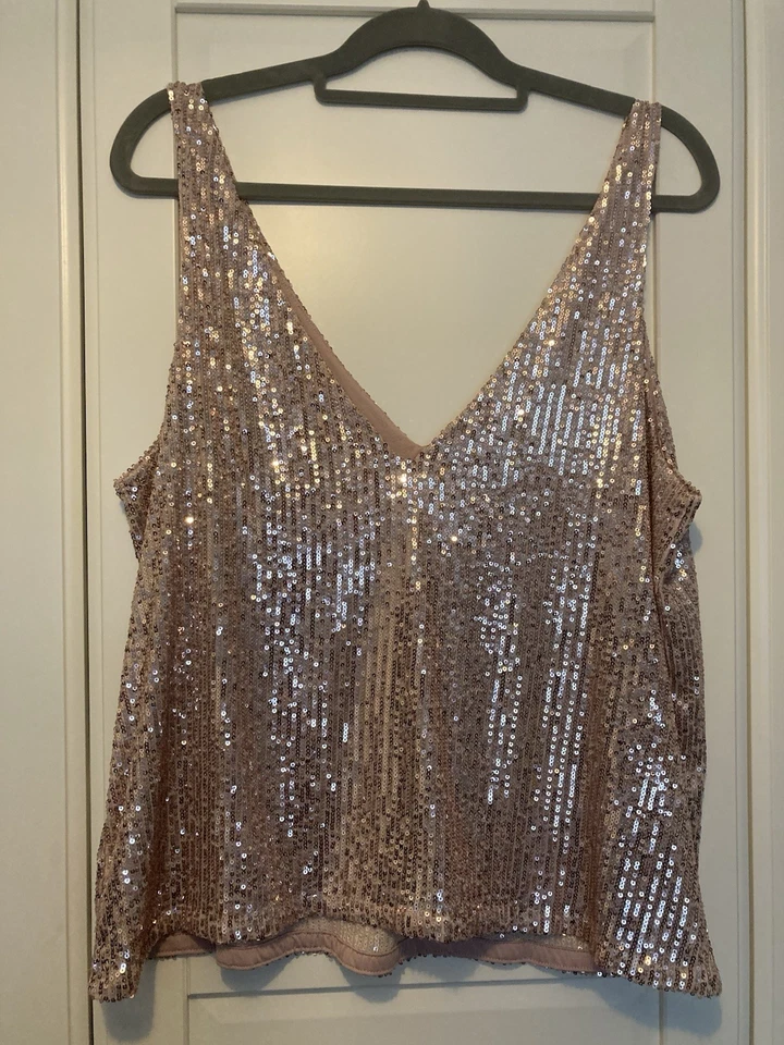 Women's gold Sequinned V-Neck Top Brand New H&M Size L - Image 3 of 4