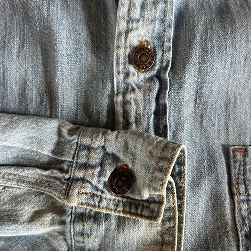 Camisa vaquera para mujer Levi Strauss manga larga abotonada adorno exterior talla M - Imagen 8 de 9