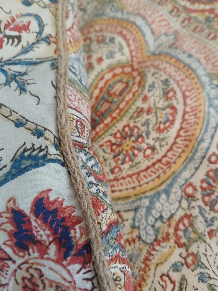 Edredón Chaps Ralph Lauren Queen Floral/Persa Paisley 88" W x 93" L Foto 2 de 4