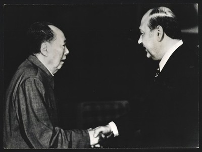 Fotografie Mao Tse-Tung, Chairman of the Chinese Communist Party and Iraqi Vize 