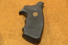 Pachmayr Smith & Wesson GRIPPER K Frame  grips
