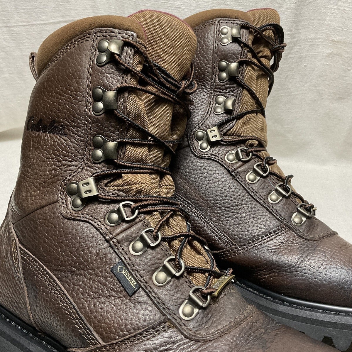 Cabelas Iron Ridge 10\
