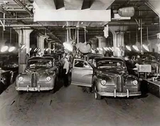 1941 PACKARD Factory ASSEMBLY LINE Retro Car Manufacturing Poster Photo 11x13x17