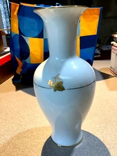 Vase Ancap Sona Verona Italian Porcelain White Vase Gold Trim for Ethen Allen