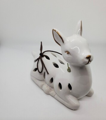 Laying Down Ceramic Raindeer White Deer Doe Potpourri Sachet holder Vintage