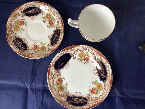 COWENS IDEAL CHINA VINTAGE CHINA TRIO TEA CUP SAUCER AND PLATE HAND -2 AVAILABLE - Picture 4 of 7