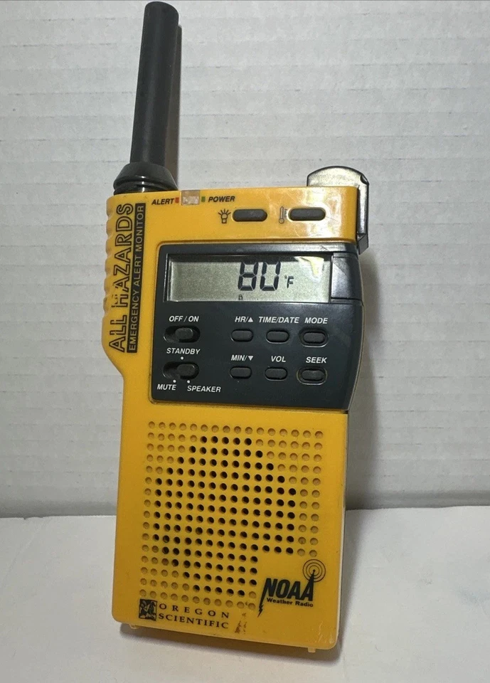 Oregon Scientific Emergency Alert Monitor All Hazards NOAA Weather Radio WR-8000 - Image 2 of 4