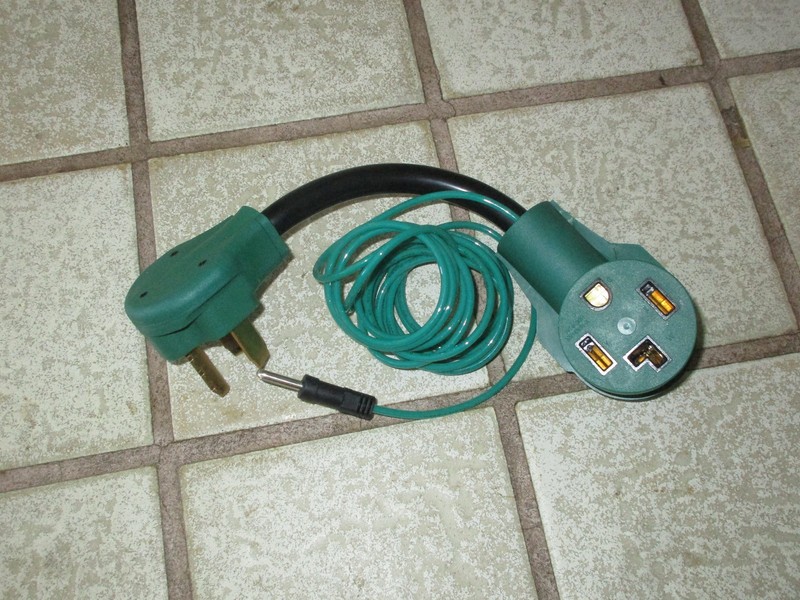 240 VAC 10-30 to 14-30 adapter cable