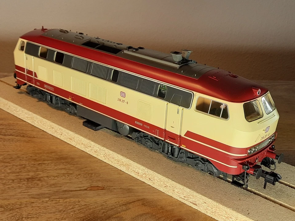 Märklin Spur 1 55711 Diesellokomotive BR. 218-217-8 der DB mit OVP und Zubehör  - Bild 3 von 4