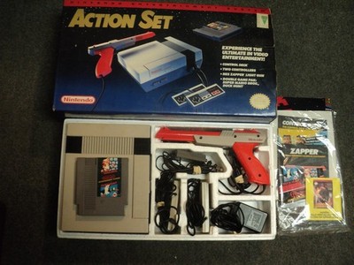 Nintendo NES Action Set Complete w/Original Box  Manuals/ Foam Inserts  Tested