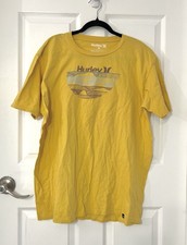 Hurley Men  s XL Surf Skate 2000  s Y2K T-Shirt Yellow