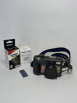 Sony Cyber-Shot DSC-S85 4.1MP Digital Camera w/Battery & Charger & Card Works