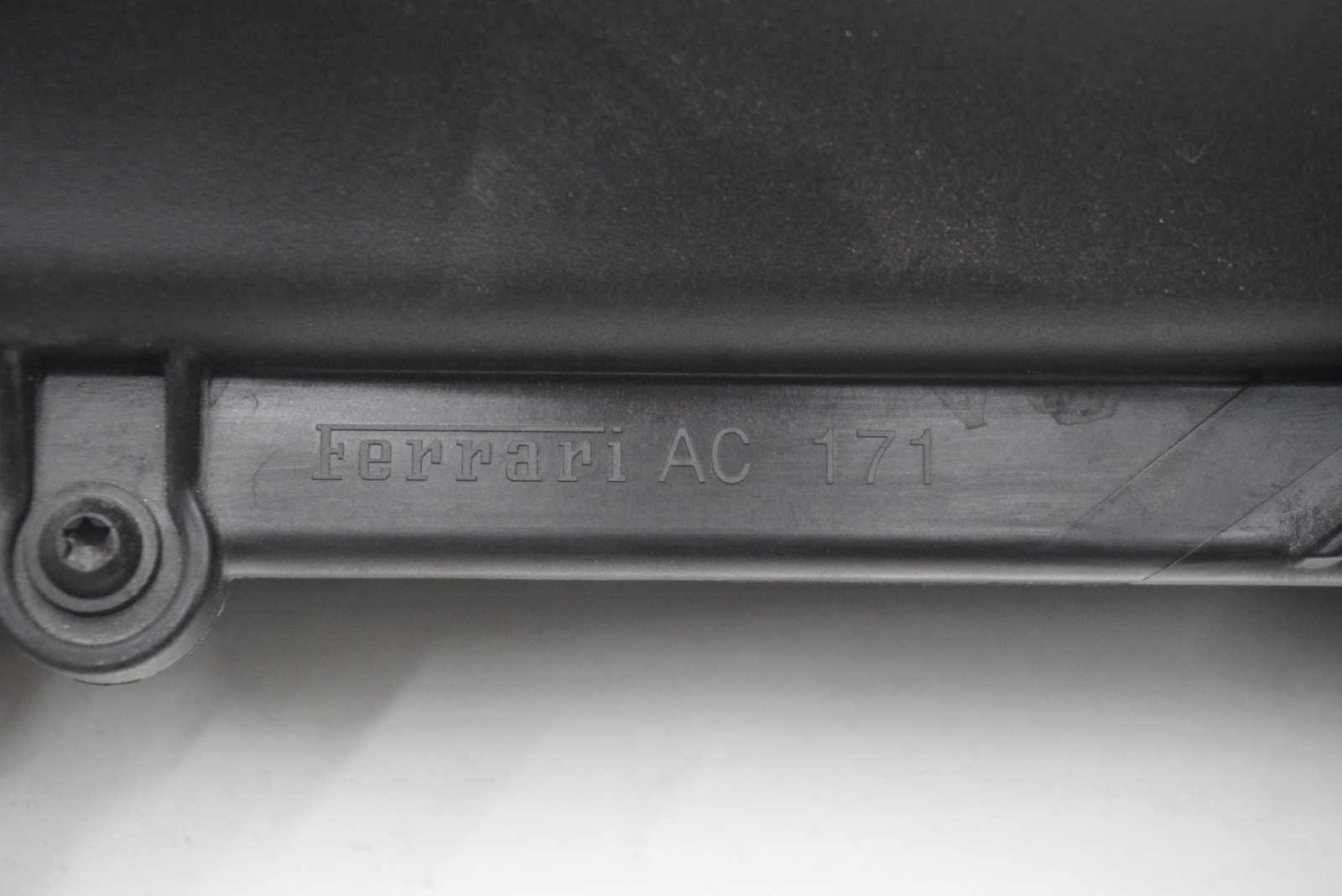 Left Engine Air Cleaner Filter Box Assembly 900147 OEM Ferrari 296 GTB F171 2024