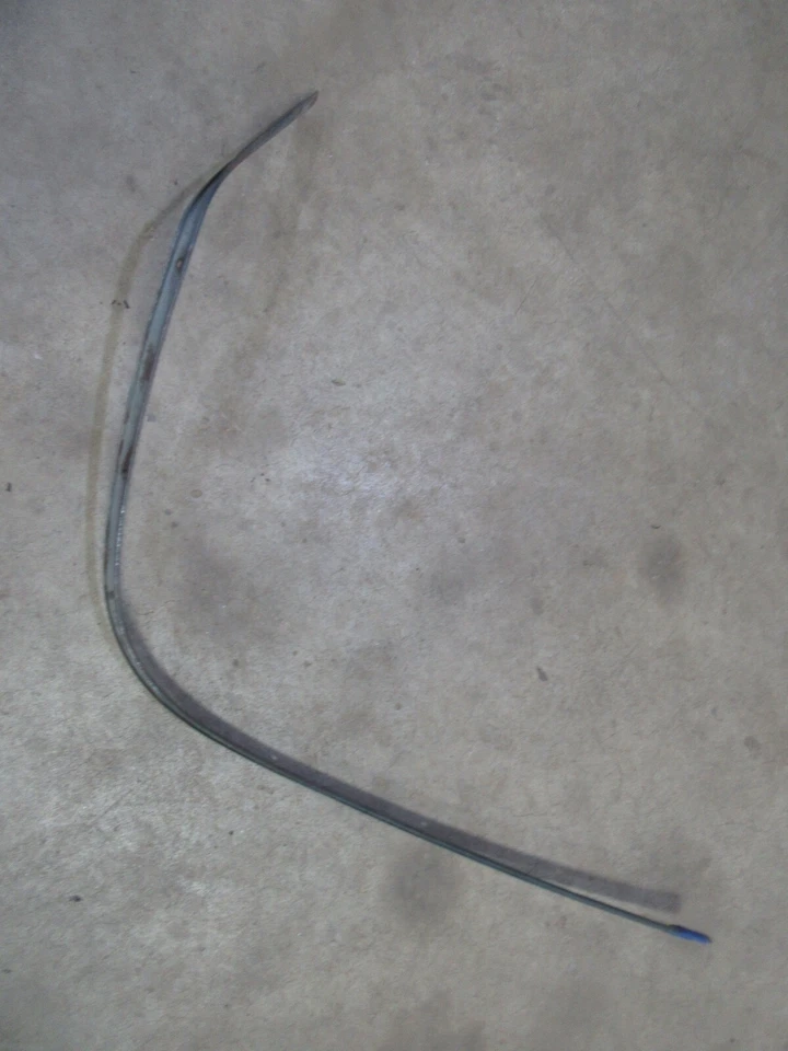 Ford Crestline 1952 2 puertas techo rígido interior ventana trasera adorno lateral superior moldura P Foto 4 de 4