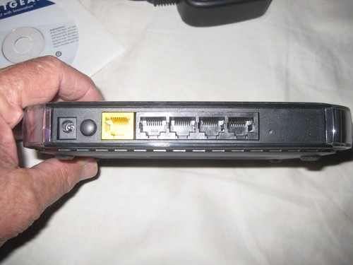 Netgear N150 150 Mbps 4-Port 10/100 Wireless N Router (WNR1000) - Picture 4 of 9