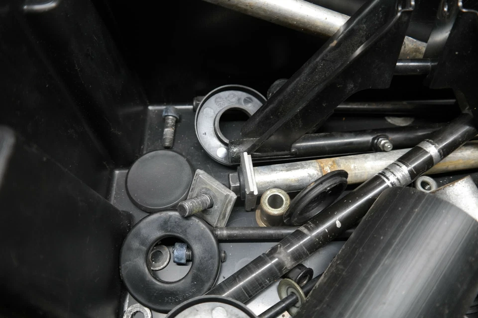 2013 14 15 16 17 summit 800 154 skid bolts hardware SB4 - Image 2 of 4