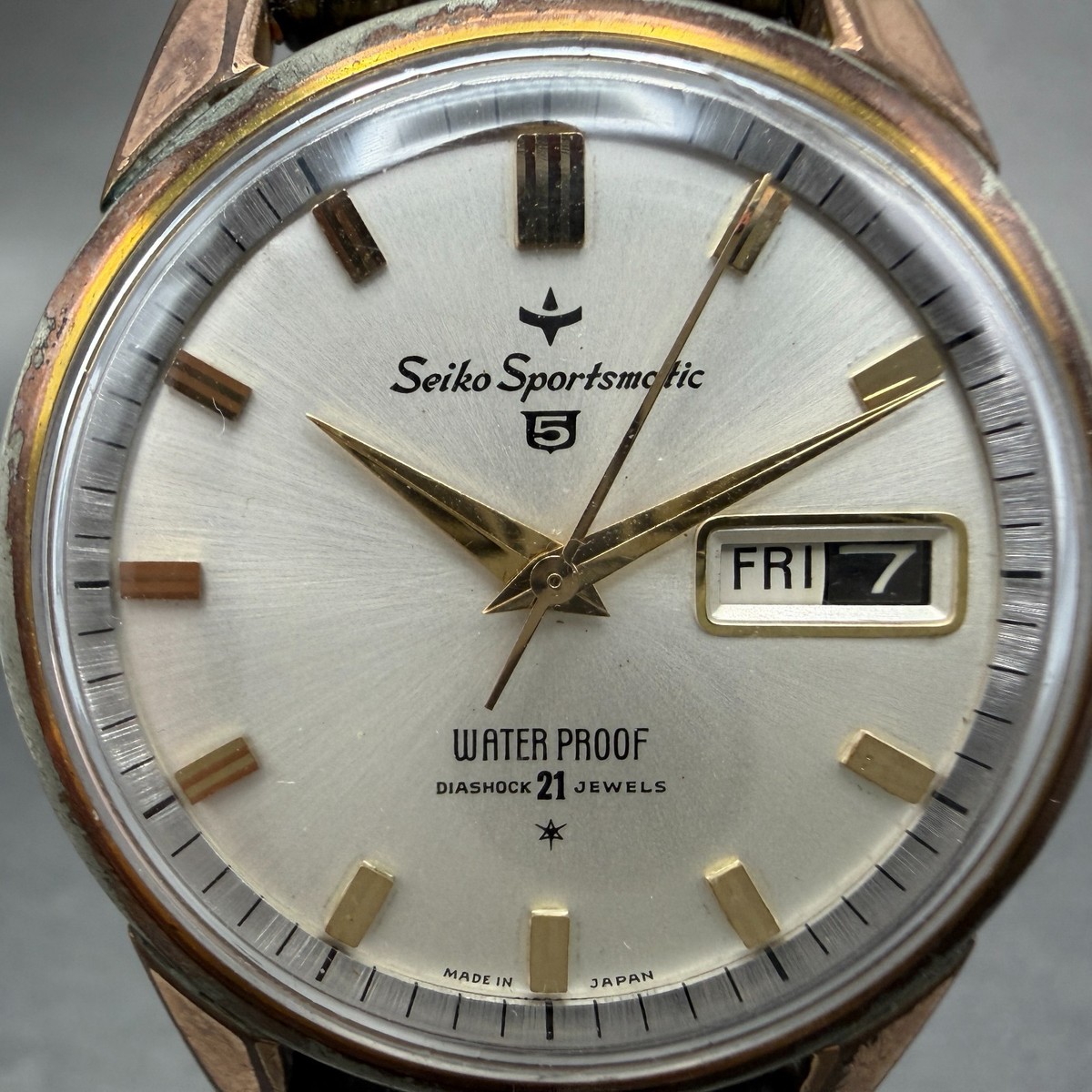 Seiko Sports Matic 5 Watch Men 36mm Silver Dial Gold Tone Daydate