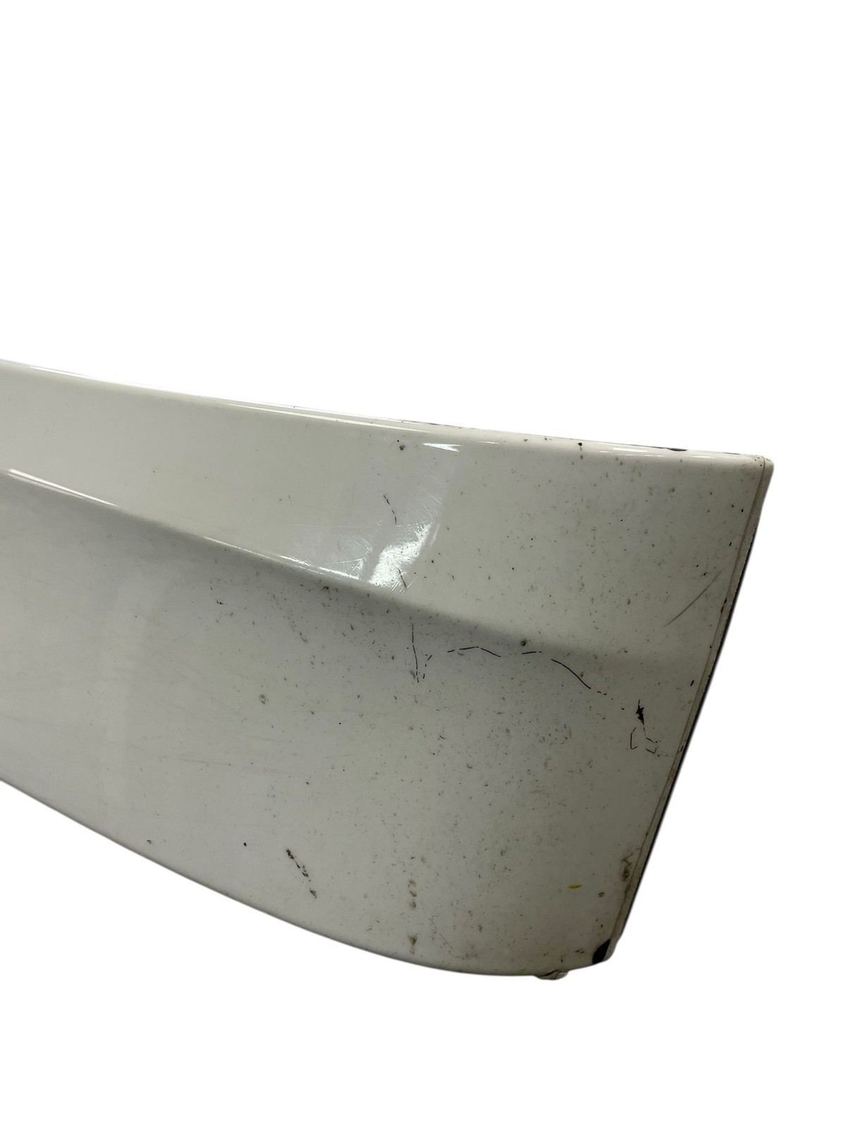 2015-2020 BENTLEY BENTAYGA Front Left Fender Flare Wheel Arch Molding *Crack*