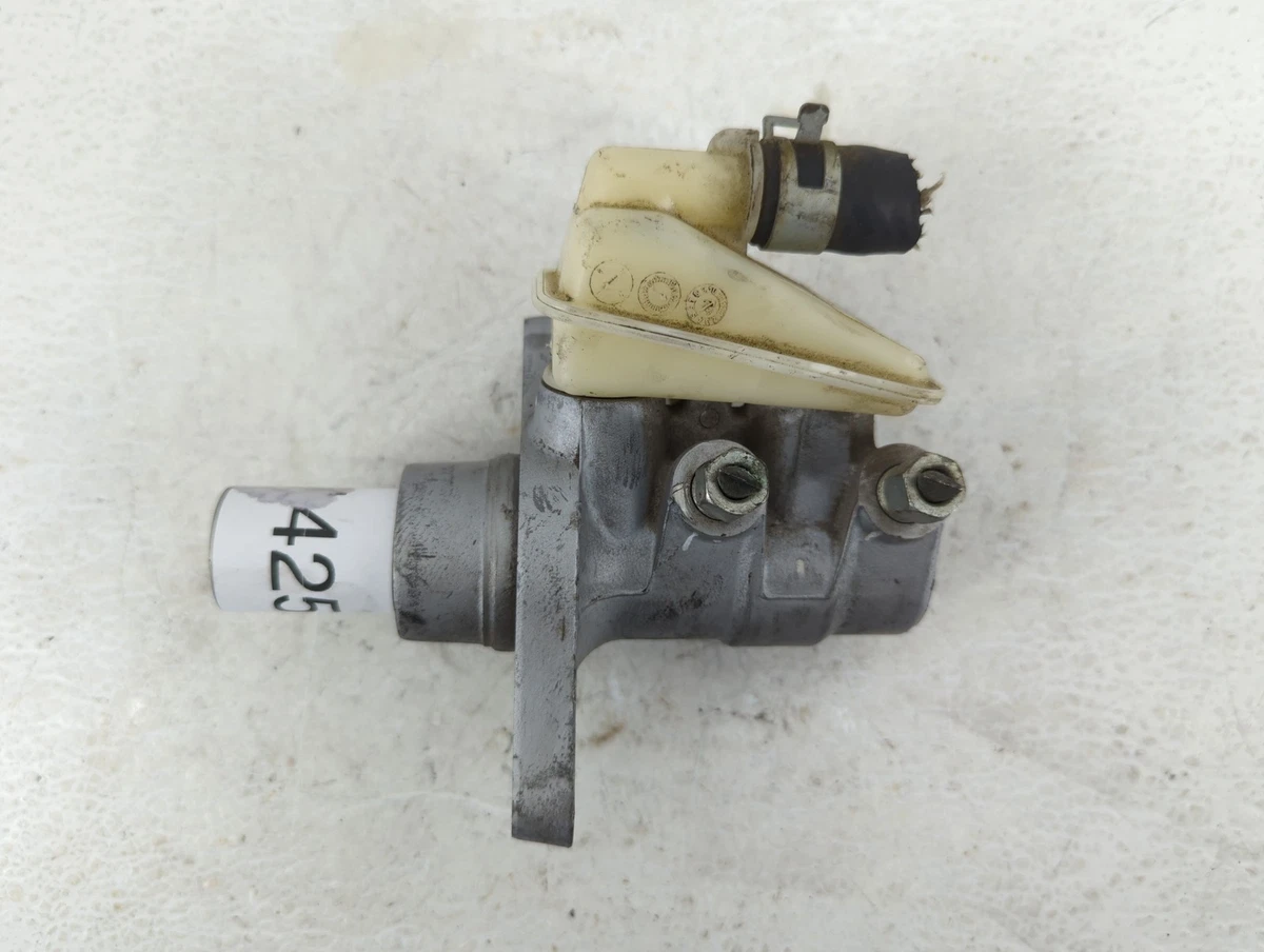 Brake Master Cylinder - 2000 Nissan Pathfinder