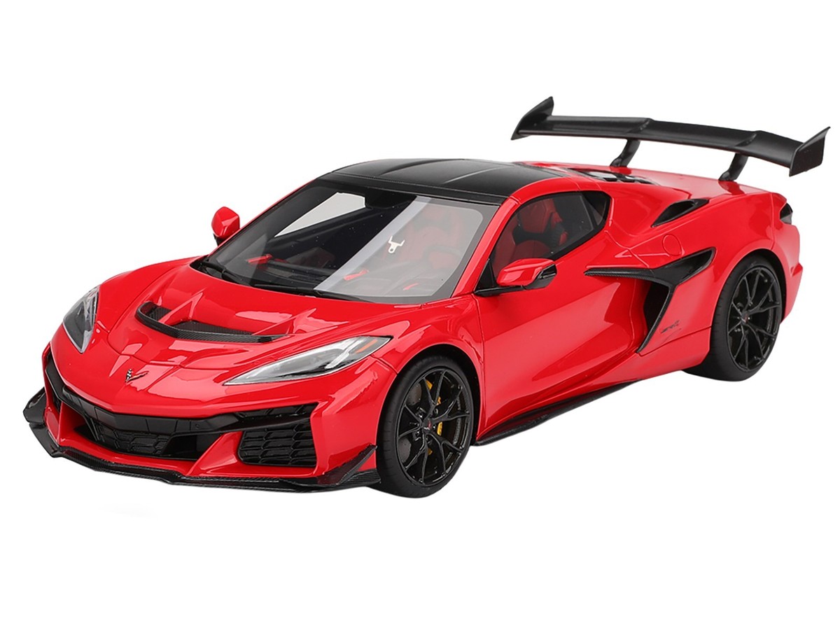 CHEVROLET CORVETTE C8 ZR1 TORCH RED 1/18 MODEL CAR BY TOP SPEED