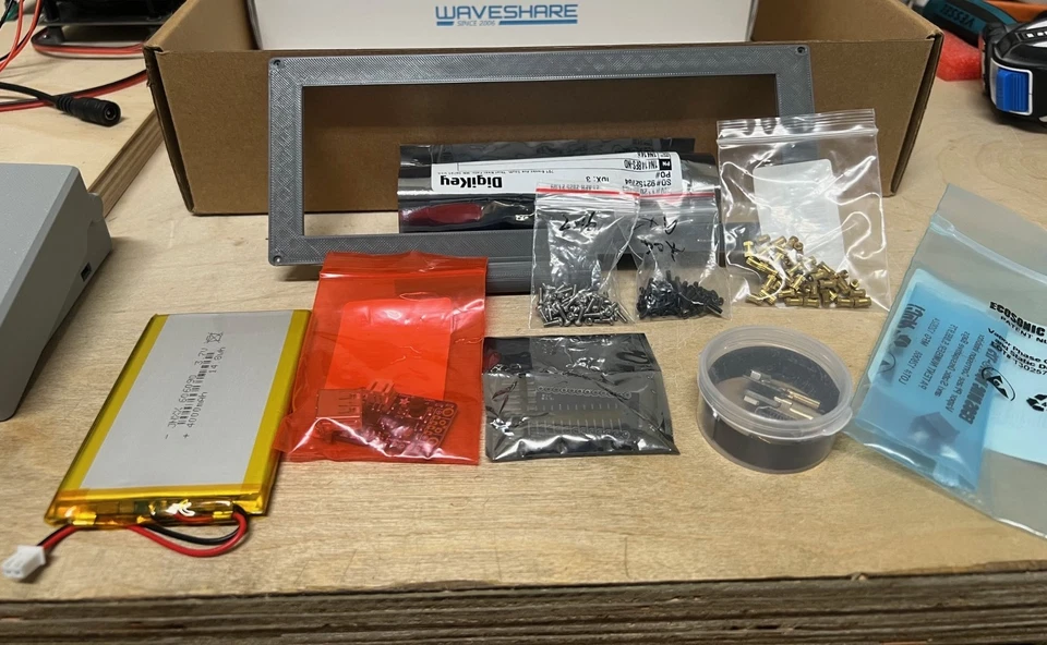 Penkesu Computer Kit - Homebrew Retro-style Handheld Cyber Deck - Image 2 of 4