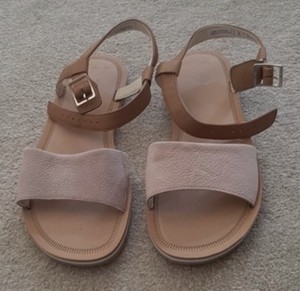 clarks beige sandals