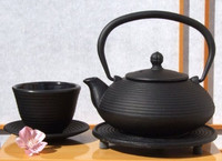 Cup Trivet & Cast Iron Black Zen Ripple Tea Pot Kettle 0.4 Litre - A One Person Cup Trivet & Cast Iron Black Zen Ripple Tea Pot Kettle 0.4 Litre - A One Person