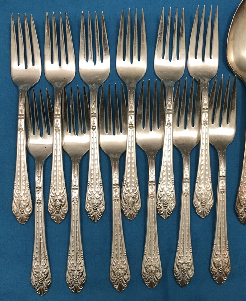 Tenedores de ensalada y cucharas de sopa 20 piezas 1933 MARQUESA 1847 Rogers Bros Foto 3 de 4