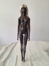 FASHION ROYALTY DOLL COLLECTION!!NUFACE COLLECTION!! NUDE HOLOGRAPHIC NOVEA!!...