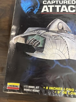 LINDBERG社 1/72　ID4 エイリアンアタッカー　プラモデル　完成 Independence Day ID4 Captured Alien Attacker Ship Model Kit