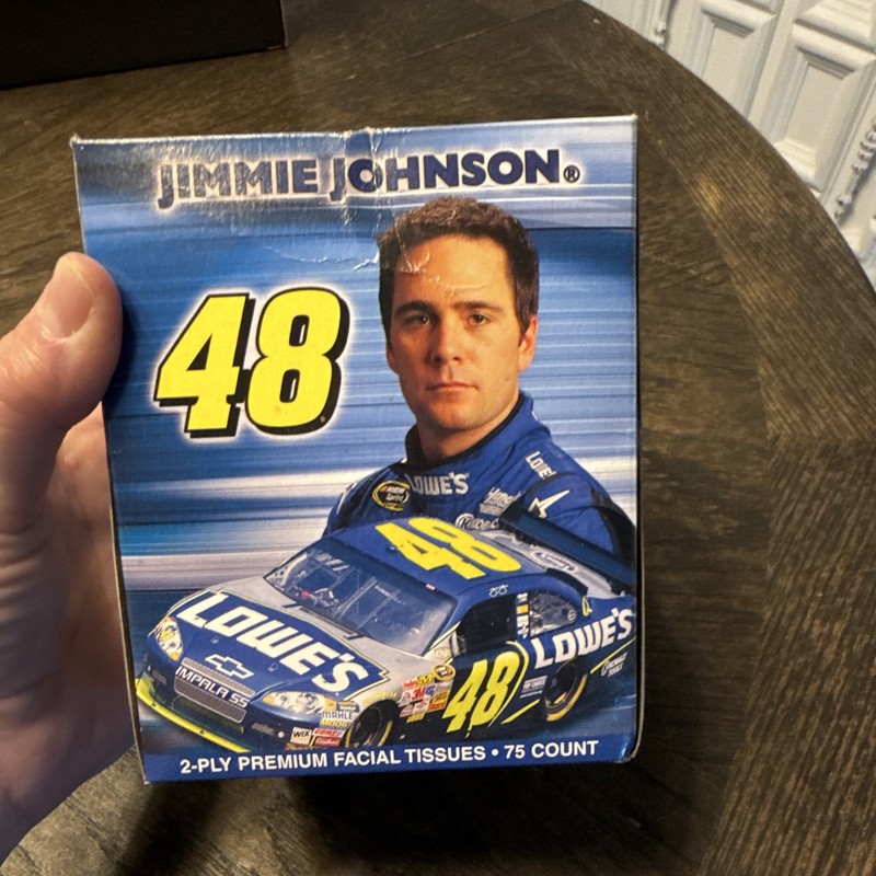Pro Tissues Jimmie Johnson #48 Team Lowe's Racing NASCAR 2-Ply 75 Ct 9x8