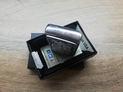 NEW RARE 2014 ZIPPO SPECIAL EDITION 3D ROCK GOLDEN LIZARD