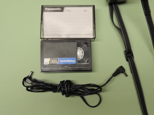 Panasonic PV-L650D Palmsight VHS-C Analog Camera Camcorder Palmcorder - Picture 15 of 19