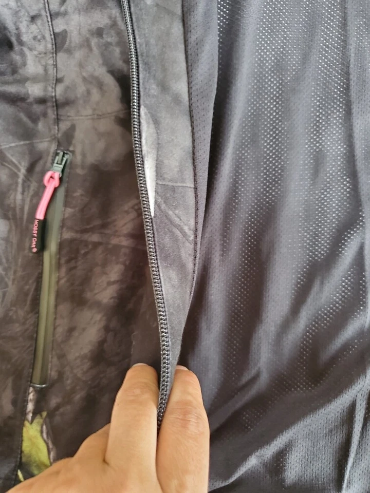 L Women's Mossy Oak Lightweight Sent Control Jacket Mossy Oak Eclipse Pink - Image 4 of 4