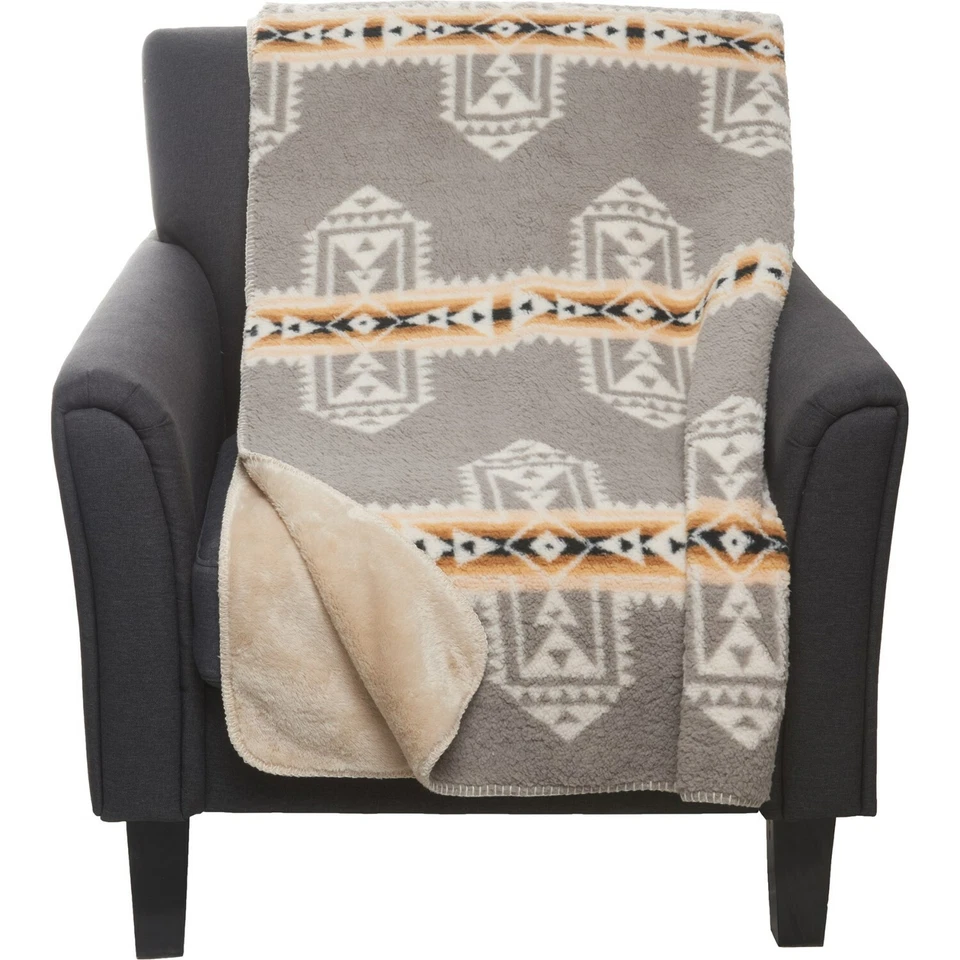 Pendleton Home Sherpa to Fleece reversible Crossroads Blanket throw - Grey print - Image 4 of 4