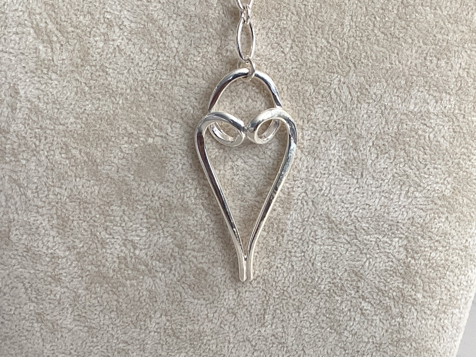 AUTHENTIC SIGNED STERLING SILVER UNIQUE OBLOG HEA… - image 3