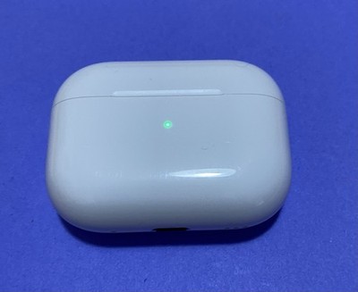 Apple AirPods Pro 2nd Gen. - MagSafe Lightning Charging Case A2968