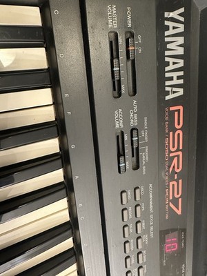 Yamaha PSR-27 49-Key Electronic Keyboard Synth Battery Powered Speaker